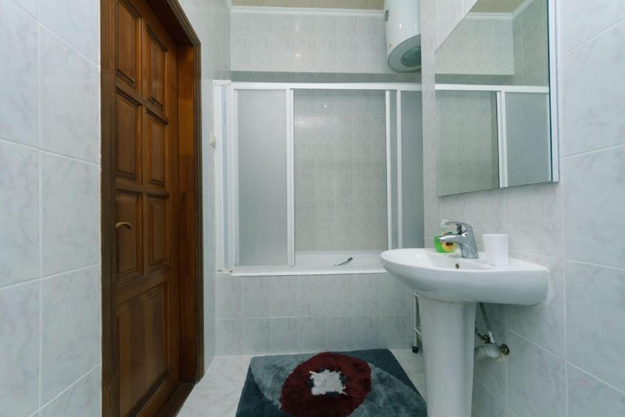 Flat Apartment *